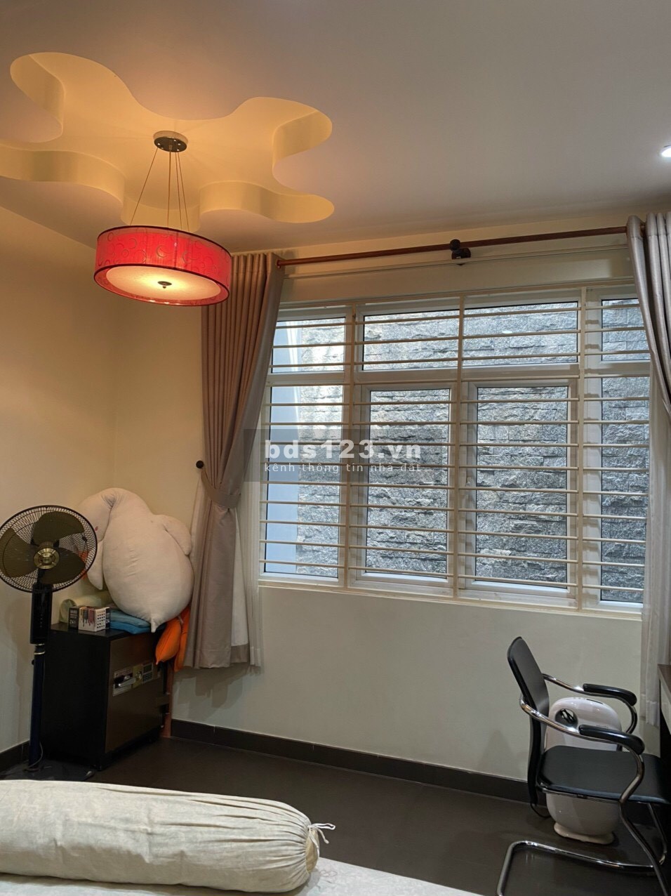 Cần cho thuê mặt bằng nguyên căn khu vực ngã tư Hàng Xanh, giá tốt, khu an ninh