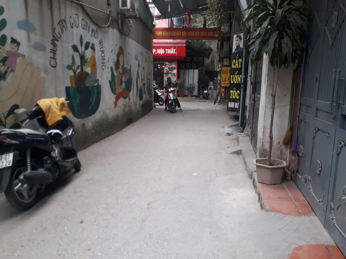 Bán nhà cho gia đình trẻ ngõ 168 Kim Giang, ngõ ô tô, giá 2.5 tỷ ngõ thoáng sáng.