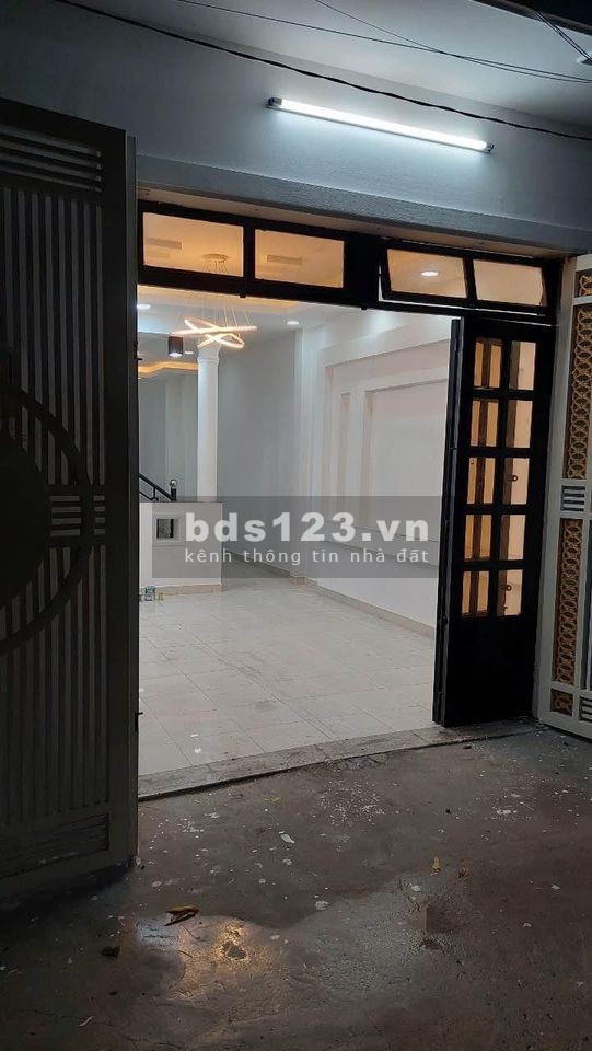 Hẻm ô tô né nhau. Gần Ngã Tư Lê Trọng Tấn Nguyễn Thị Tú