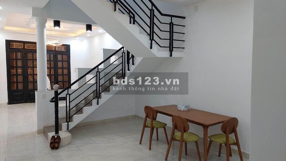 Hẻm ô tô né nhau. Gần Ngã Tư Lê Trọng Tấn Nguyễn Thị Tú
