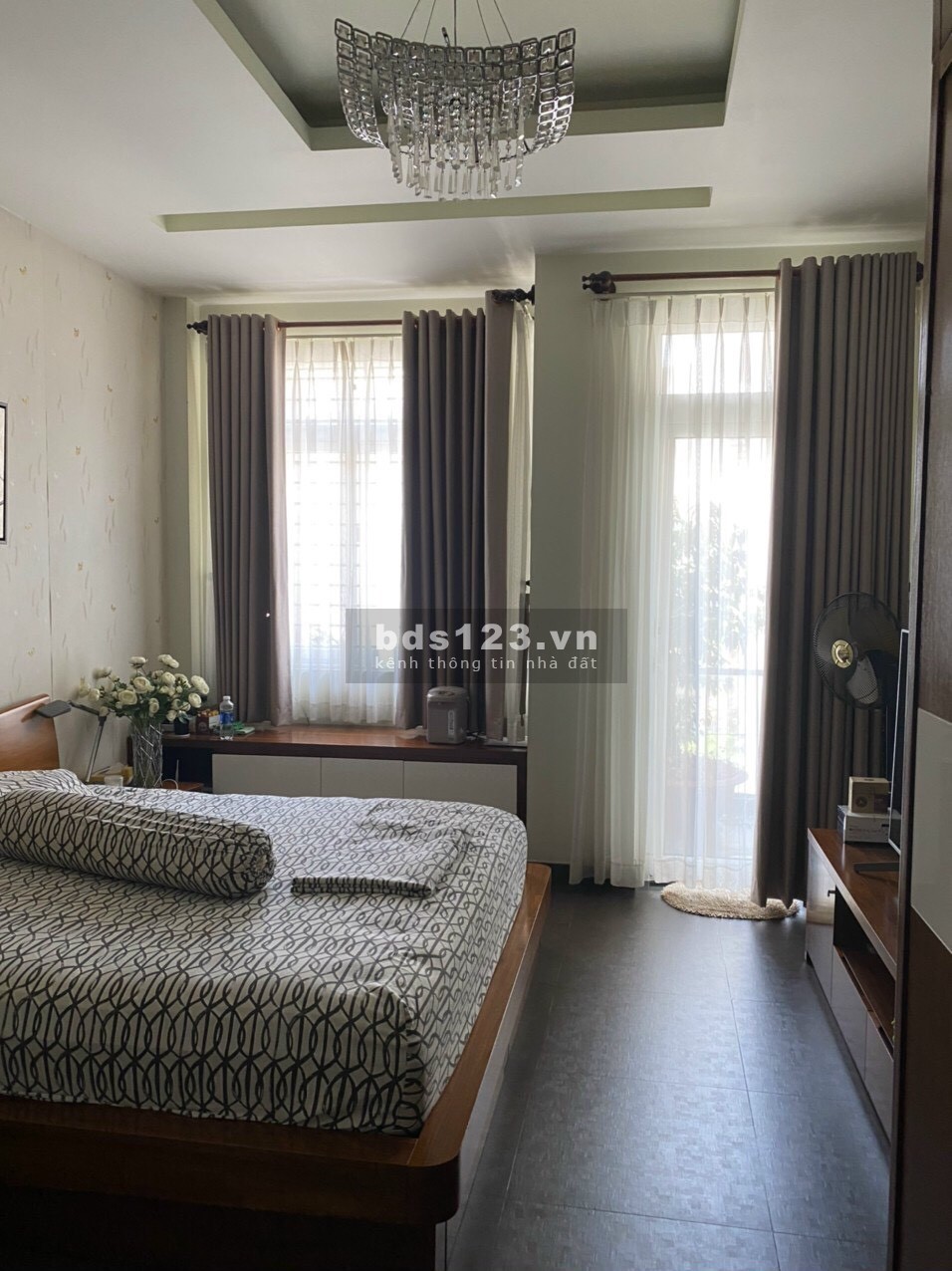 Cần cho thuê mặt bằng nguyên căn khu vực ngã tư Hàng Xanh, giá tốt, khu an ninh