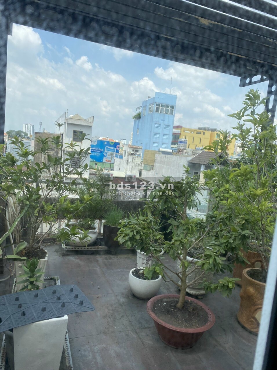 Cần cho thuê mặt bằng nguyên căn khu vực ngã tư Hàng Xanh, giá tốt, khu an ninh