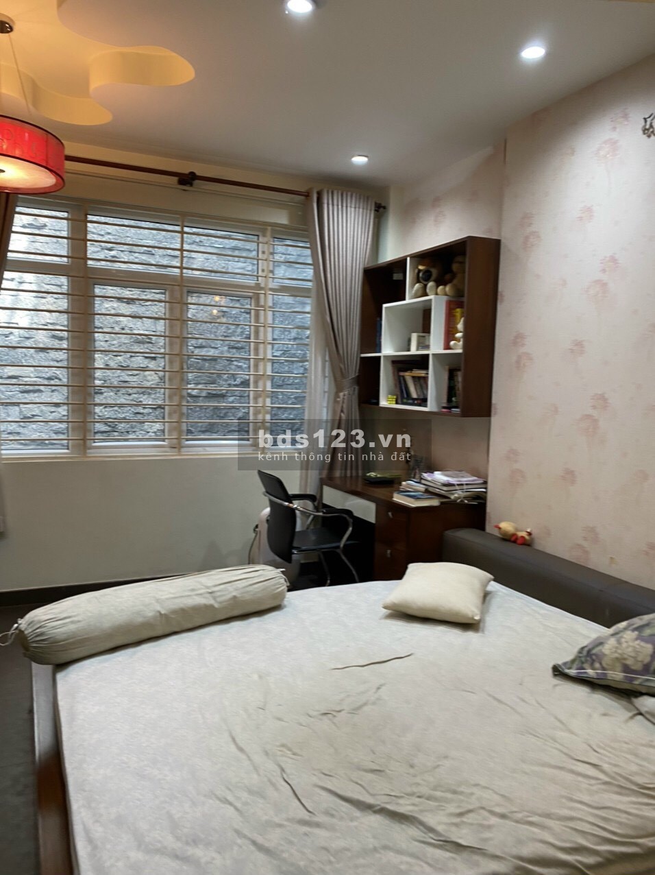 Cần cho thuê mặt bằng nguyên căn khu vực ngã tư Hàng Xanh, giá tốt, khu an ninh