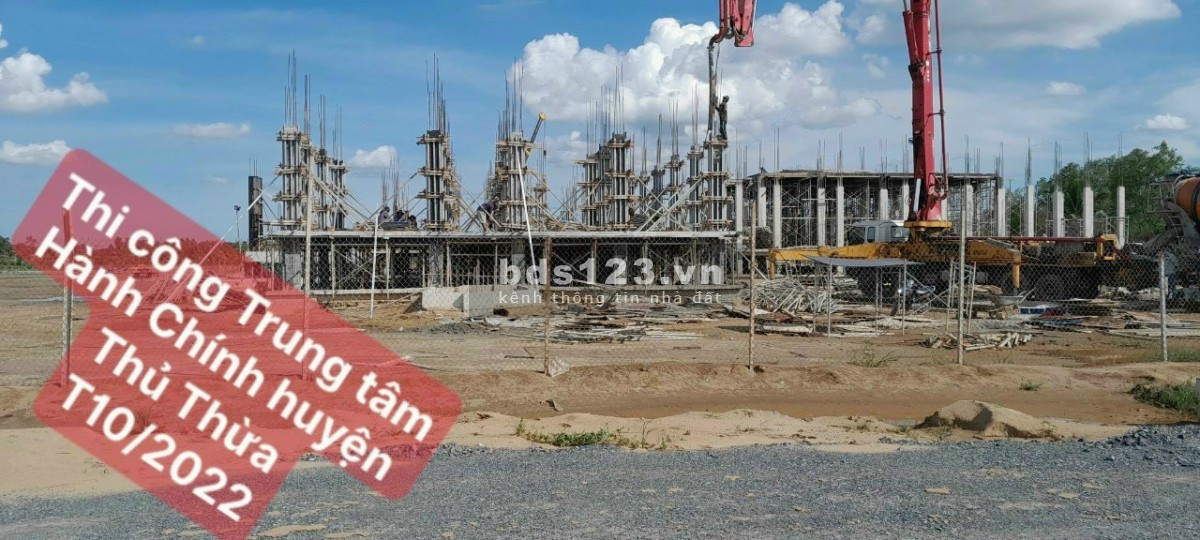 Bán lô đất đối diện trung tâm hành chính 5x20m mặt tiền 25m