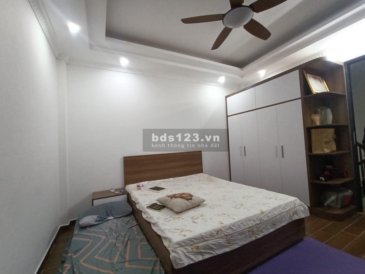 Bán nhà Ngọc Thụy, DT 34m² x 5 tầng, ngõ ô tô tải đỗ, giá 3,25 tỷ đồng
