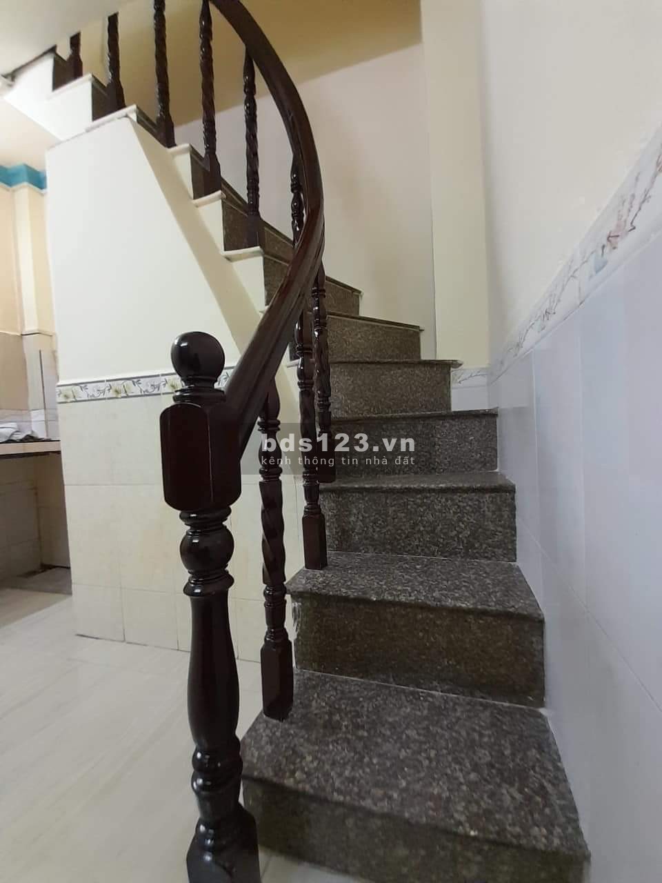Nhà 3 tầng nhỏ xinh chủ quyết bán trước tết đã giảm sâu giá tốt