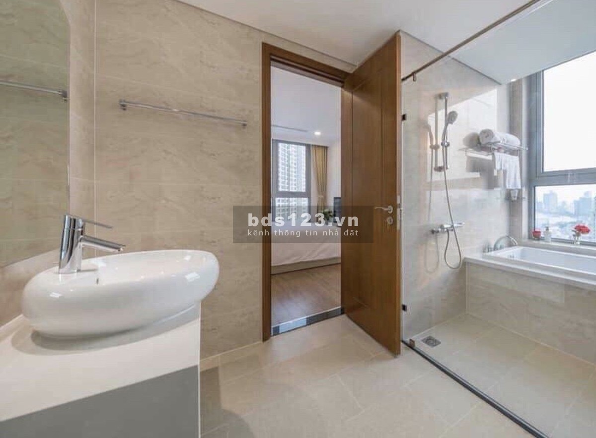 Chính chủ cần bán gấp căn hộ Full nội thất thuộc LandMark Plus giá 9,2 (bao thuế phí)