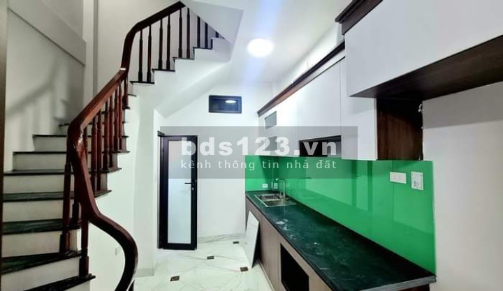 Bán nhà ngõ Gốc Đề diện tích 41m2 5 tầng giá 3.7 tỷ sổ sẵn