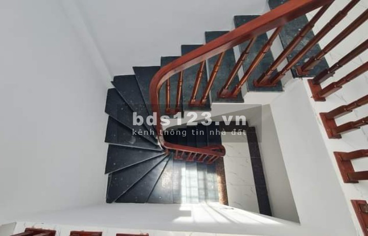 Bán nhà ngõ Gốc Đề diện tích 41m2 5 tầng giá 3.7 tỷ sổ sẵn
