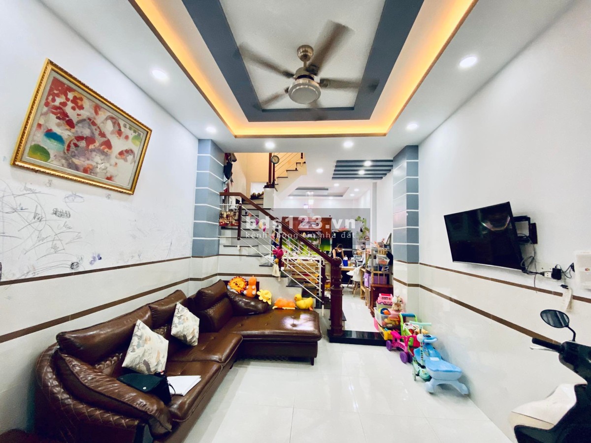 HXH lô góc Hồng Bàng Q5 56m2 (4x14) kẹt tiền Worl Cup Giảm SỐC 3 tỷ chỉ còn 8 tỷ TL.