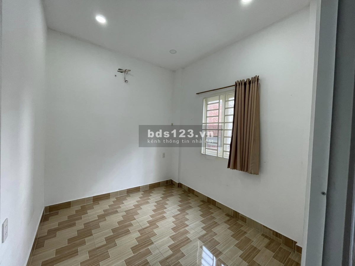 Bán Nhà Số 6 Hiệp Bình Phước, Thủ Đức, 60M2, Sổ Vuông Vức, Chỉ 4.4 Tỷ