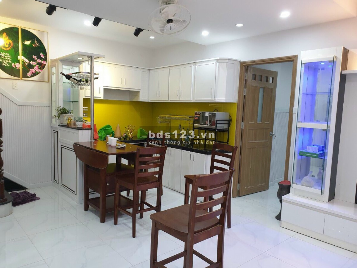 Chính chủ cần bán gấp nhà có nở hậu hẻm đường Thành Mỹ, phường 8, quận Tân Bình giá 5tỷ51