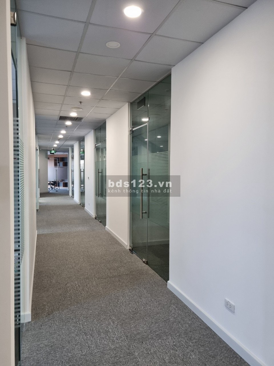 Cho thuê văn phòng cao cấp full nội thất mới tại Century tower, Times city