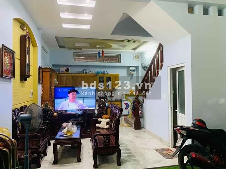 Bán nhà Quang Lãm ngõ rộng mênh mông lô góc siêu dt 42m2, giá 2,8 tỷ