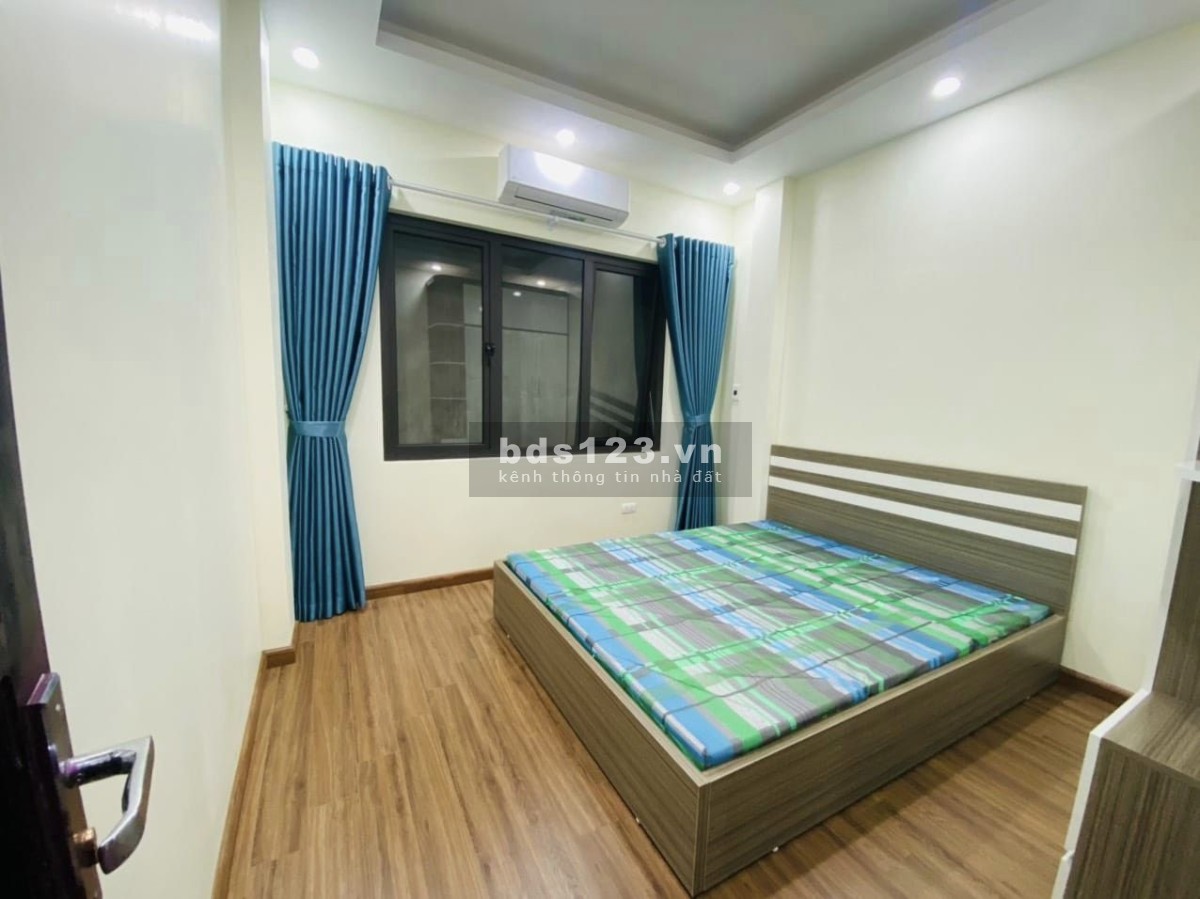 Bán nhà Quang Lãm ngõ rộng mênh mông lô góc siêu dt 42m2, giá 2,8 tỷ