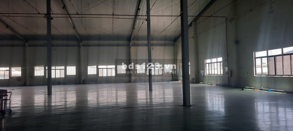 Cho thuê kho dt 2500m2 Quốc Lộ 13, phường Hiệp Bình Phước, TP. Thủ Đức