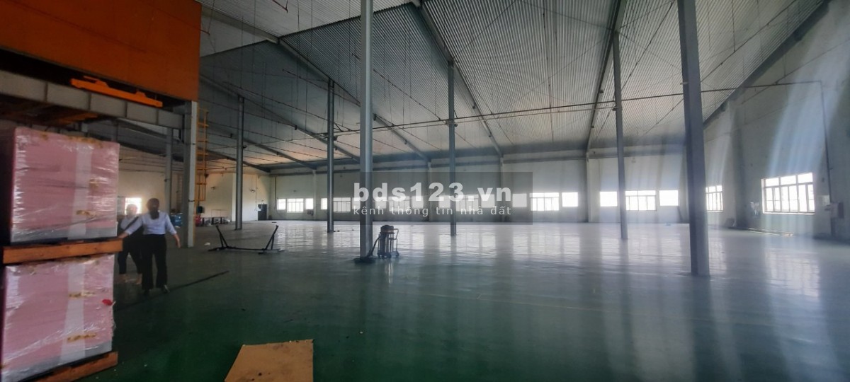 Cho thuê kho dt 2500m2 Quốc Lộ 13, phường Hiệp Bình Phước, TP. Thủ Đức