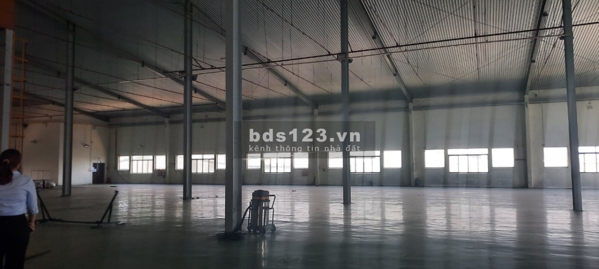 Cho thuê kho dt 2500m2 Quốc Lộ 13, phường Hiệp Bình Phước, TP. Thủ Đức