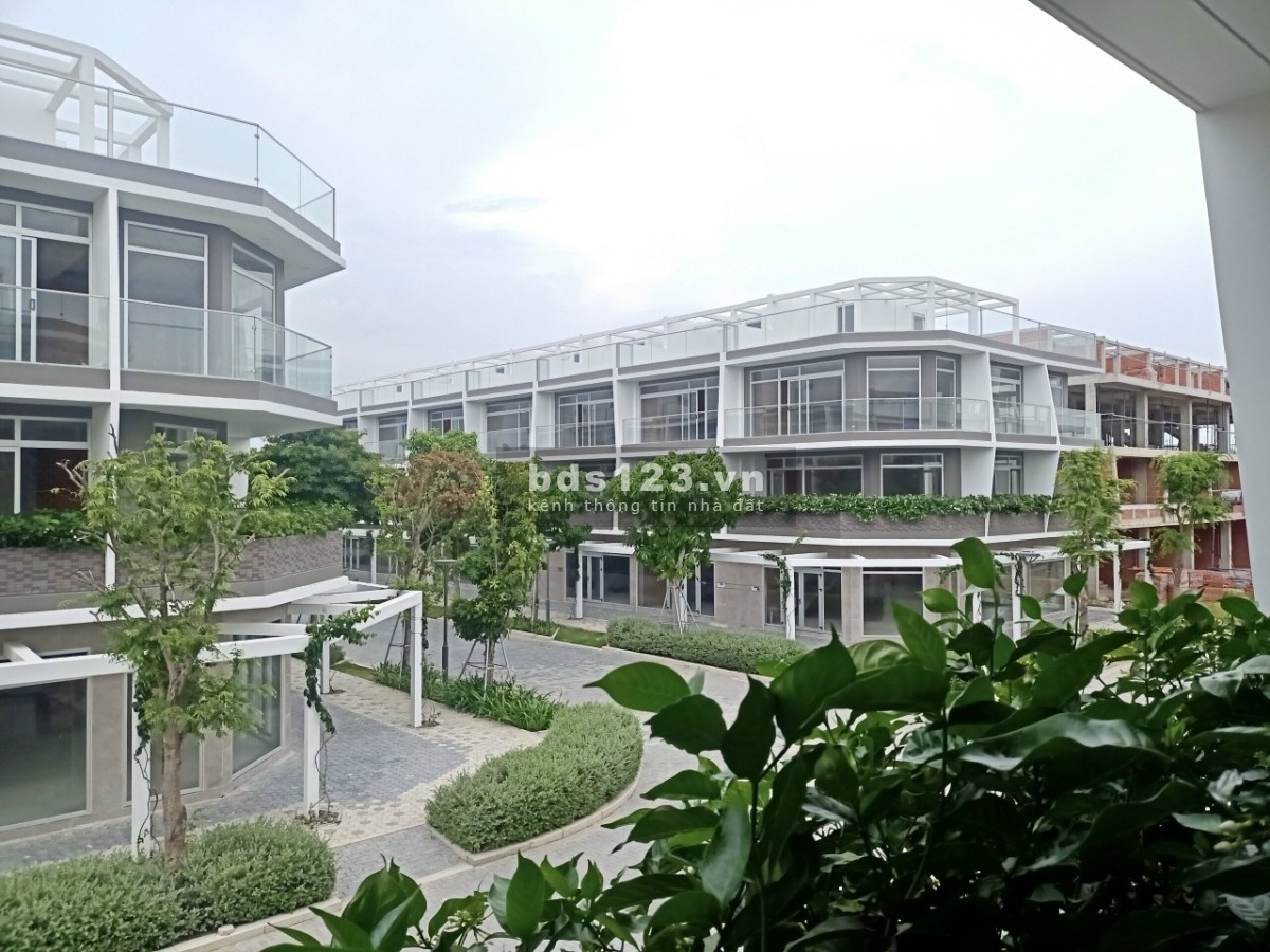 Nhà phố biển 2 mặt tiền giá chỉ từ 4 ti đồng