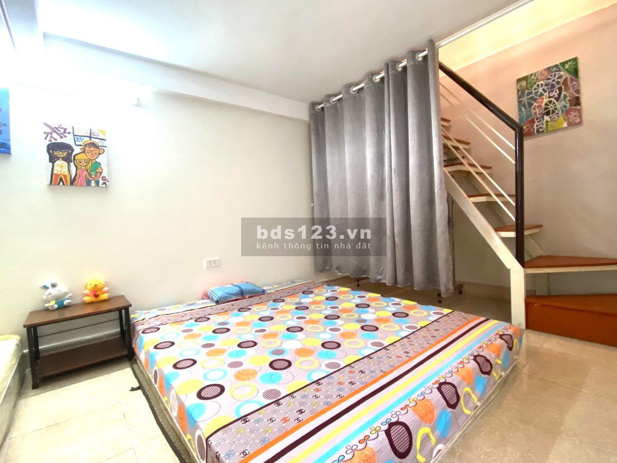 Cho thuê nhà 35m2, căn góc 2 tầng, full đồ, nhà mới ở luôn tại Xuân La. LHcc 0988823826