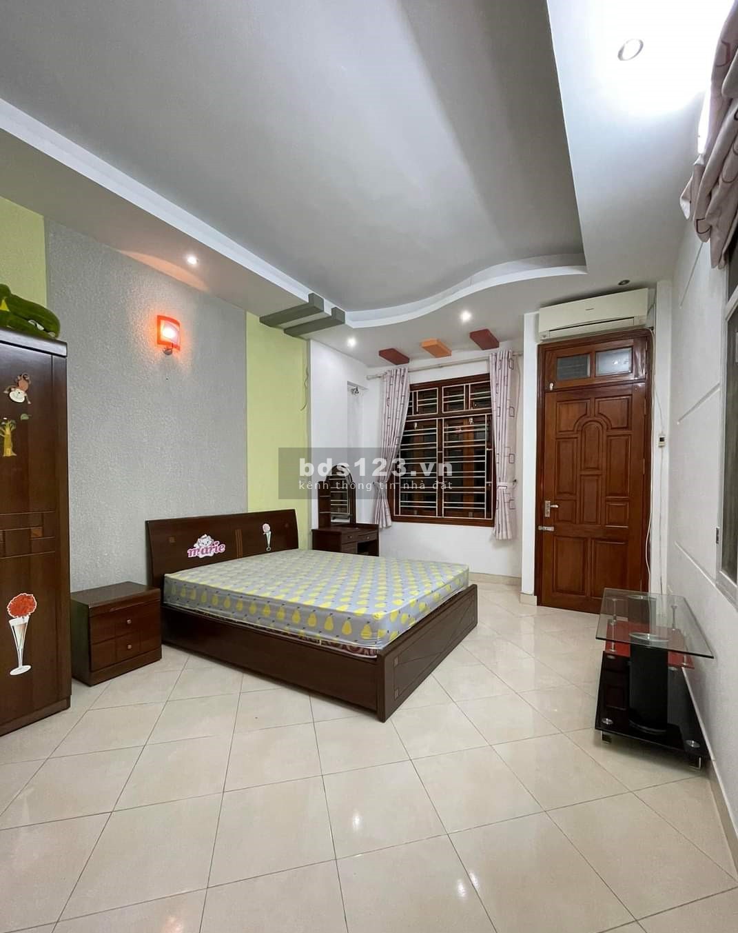 Bán nhà phố Trương Định ô tô đỗ cổng dtsd 40m2, 4 tầng giá 3.35 tỷ