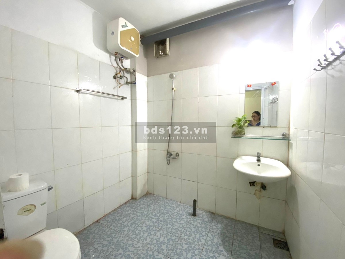 Cho thuê nhà 35m2, căn góc 2 tầng, full đồ, nhà mới ở luôn tại Xuân La. LHcc 0988823826
