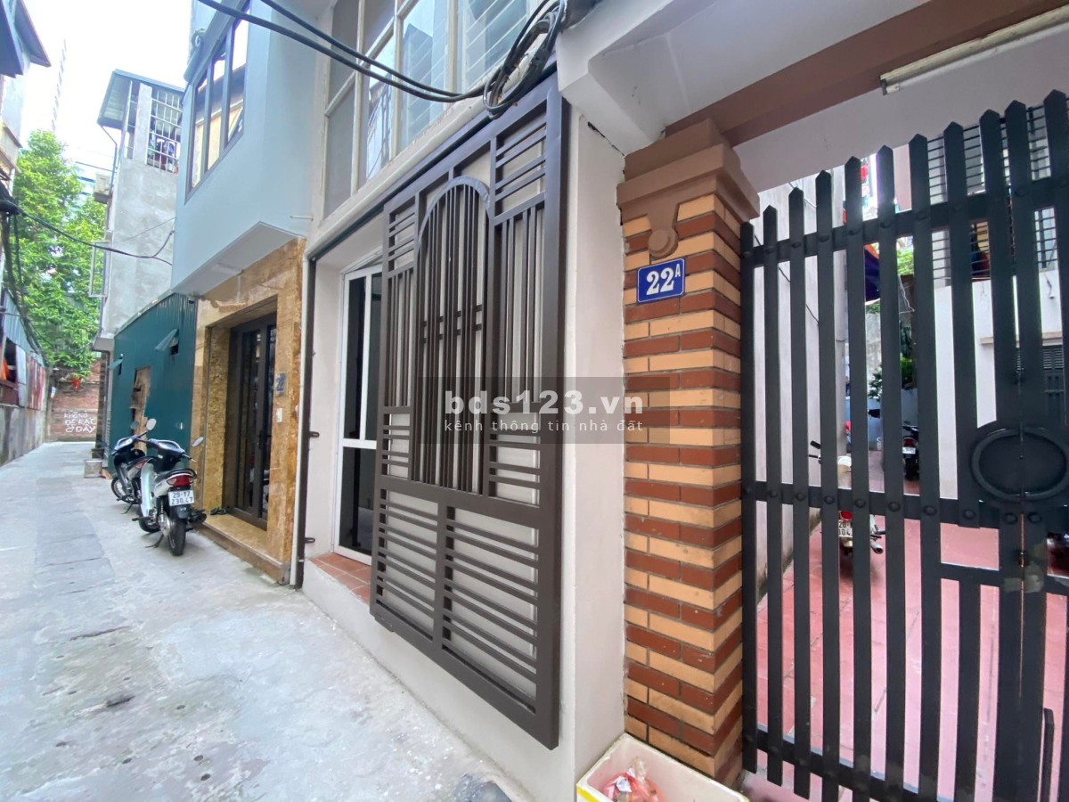 Cho thuê nhà 35m2, căn góc 2 tầng, full đồ, nhà mới ở luôn tại Xuân La. LHcc 0988823826