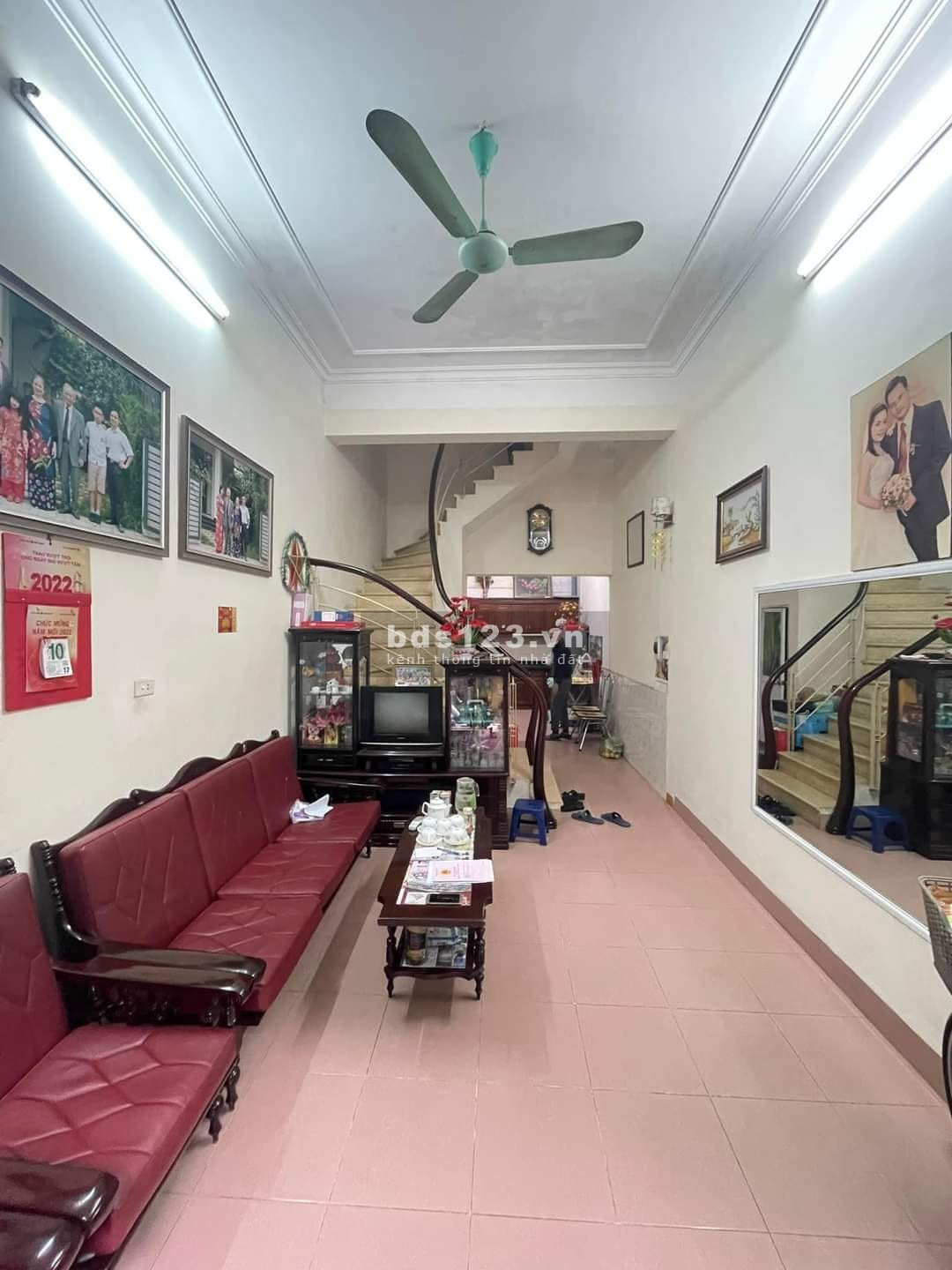 Bán căn nhà ở phố Bát Khối Quận Long Biên, giá tốt, lh 0966952886