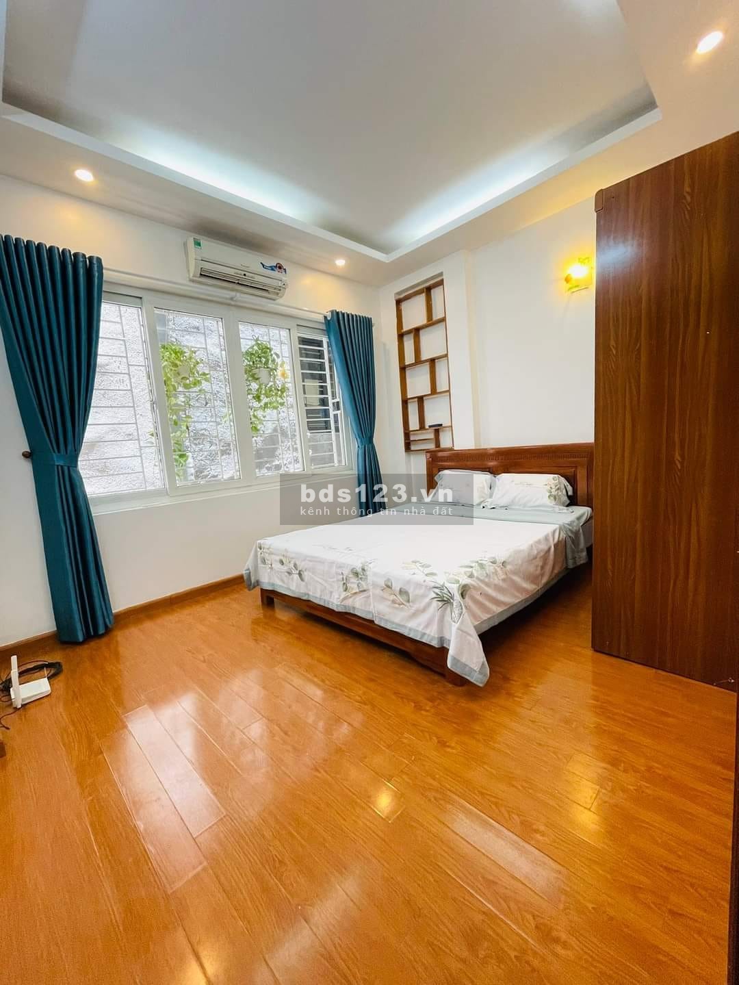 Cần bán nhà phố Ngọc Trì Long Biên liên hệ 0966952886