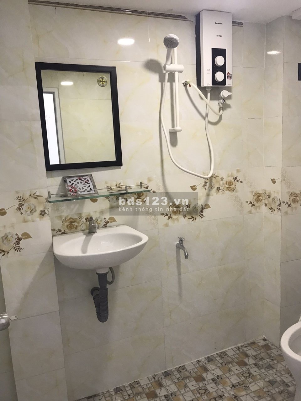 Bán nhà diện tích 40m2 Lạc Long Quân P3 Quận 11
