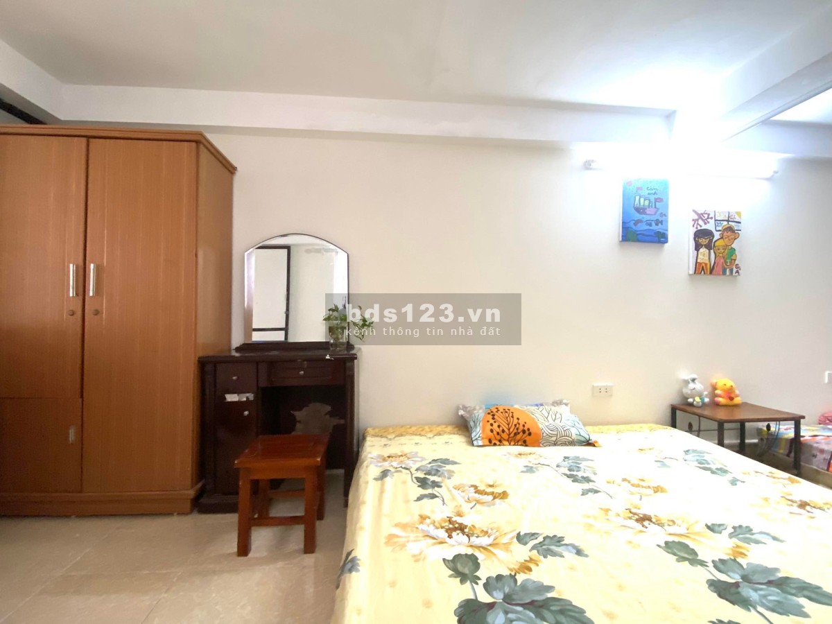 Cho thuê nhà 35m2, căn góc 2 tầng, full đồ, nhà mới ở luôn tại Xuân La. LHcc 0988823826