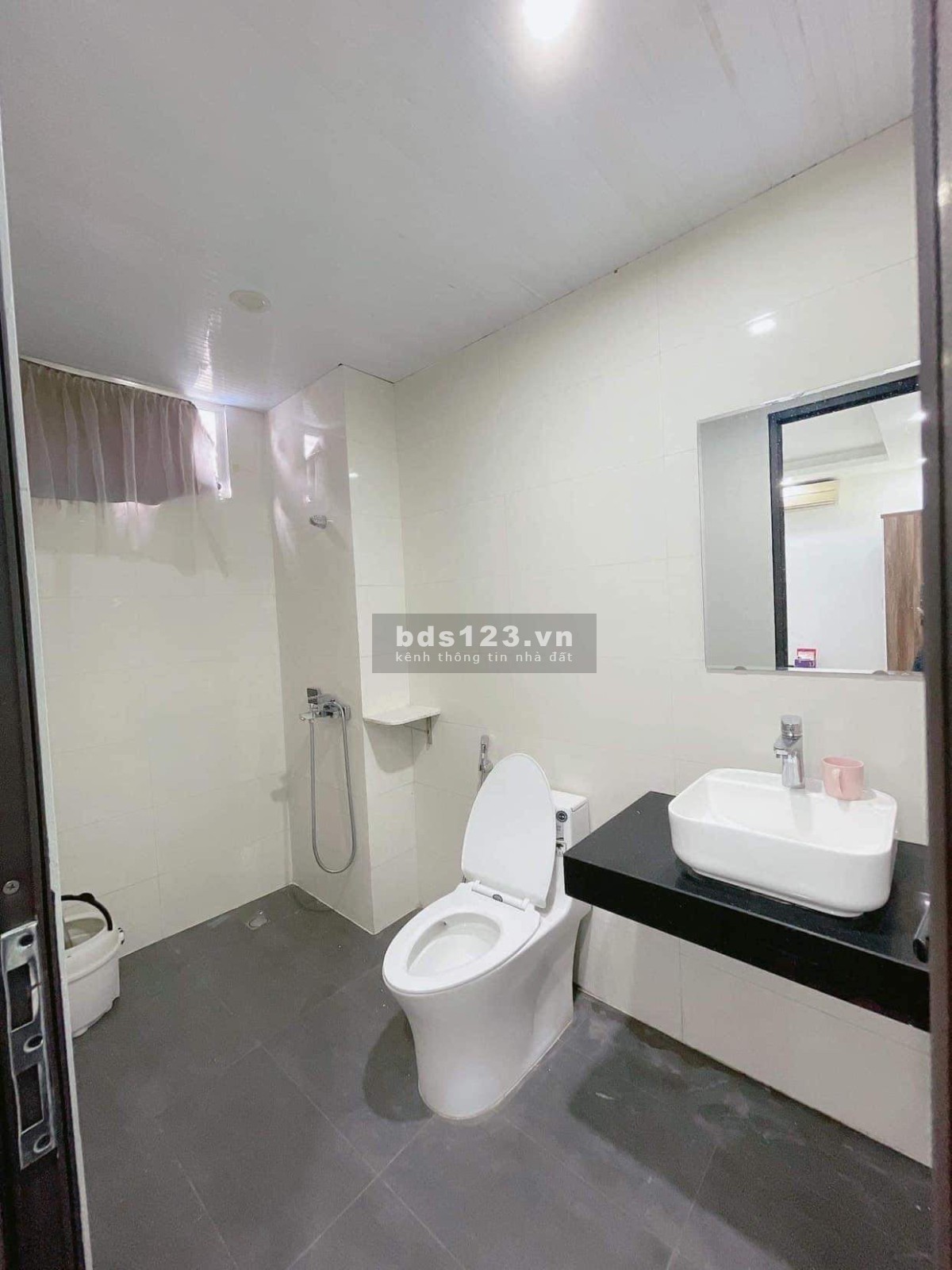 Cho thuê phòng trọ 25m2 Hàng Mã đẹp full đồ
