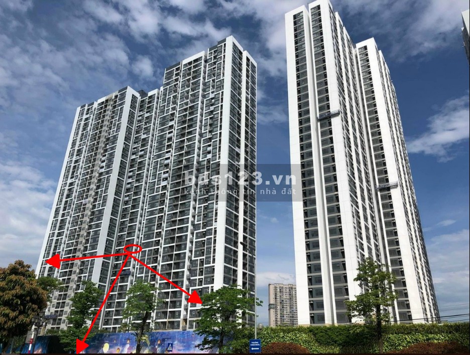 Bán gấp căn 2N2WC 66.6m SA3 hướng ĐN view cv Vinhomes SMart City giá 3 tỷ