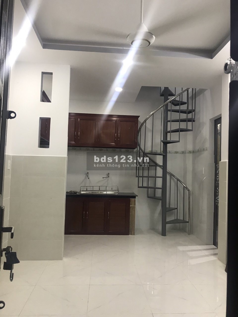 Bán nhà diện tích 40m2 Lạc Long Quân P3 Quận 11