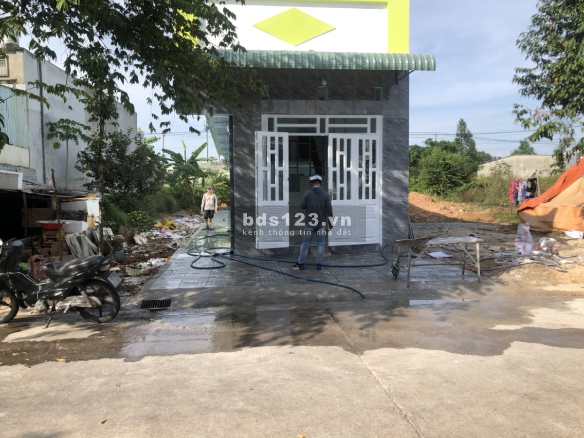 Gia đình cần bán 2 dãy trọ mt Mỹ Phước 3 Bến Cát, kinh doanh ổn định, dân đông, gần KCN