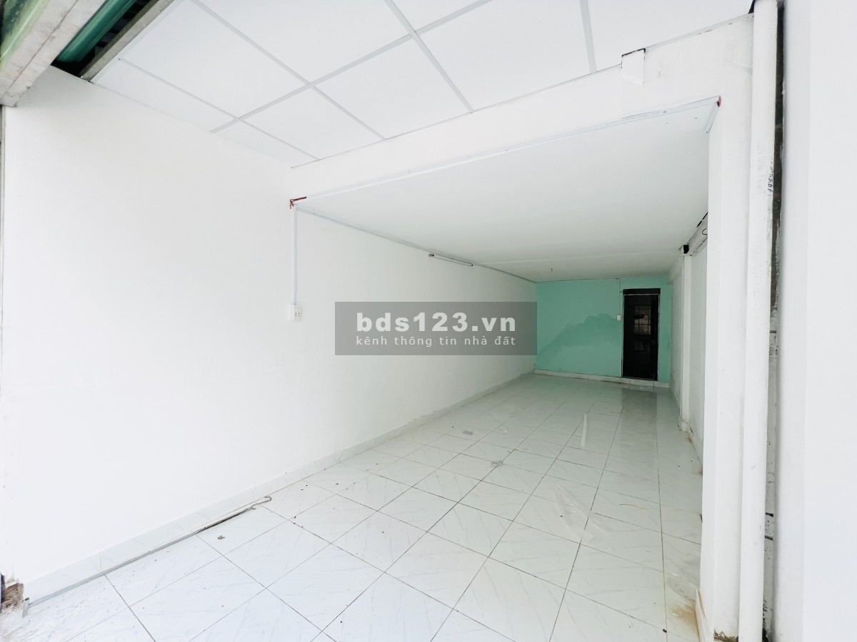 Cho thuê mặt bằng đường Nguyễn Thanh Tuyền, Q. Tân Bình