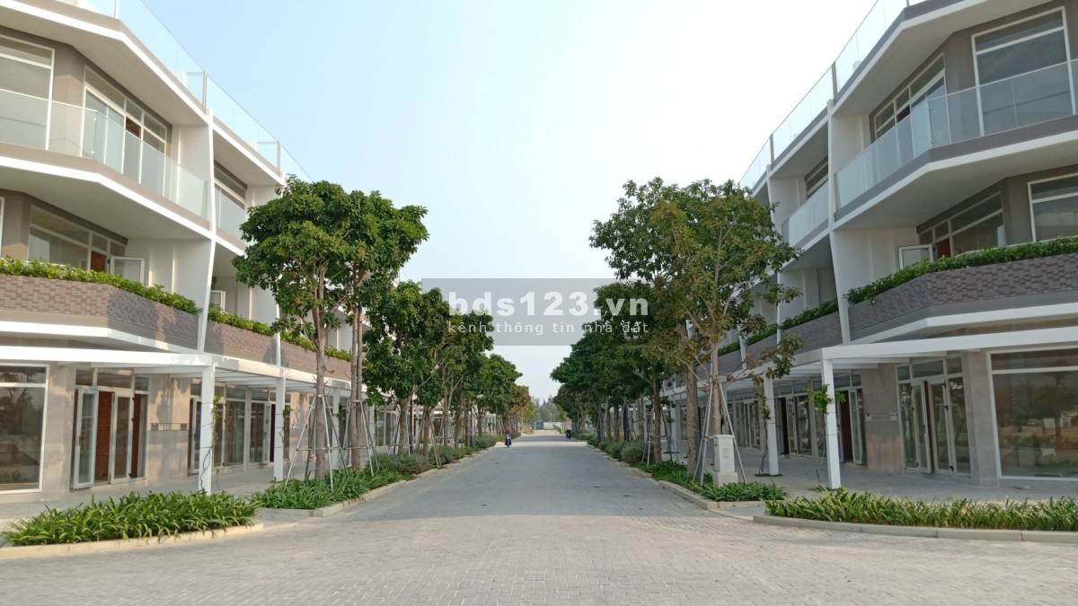 Nhà bán 2 mặt tiền giá chỉ từ 4 tỉ đồng, pháp lý sở hữu lâu dài