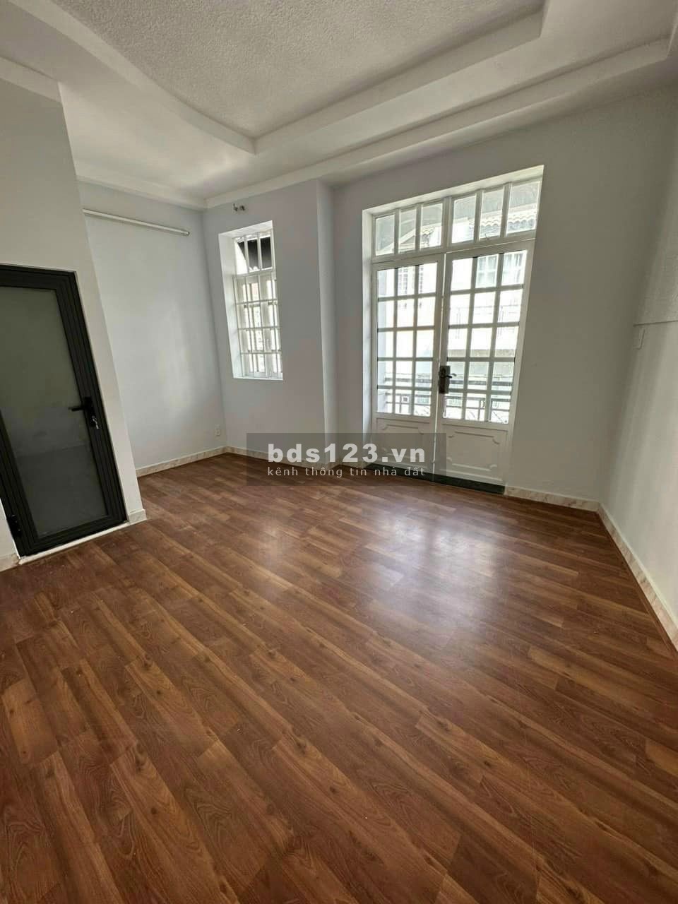 Bán nhà HXH thông ra Hoàng Hoa Thám, mặt tiền nở hậu, vị trí đắc địa, giá chỉ 8,5 tỷ