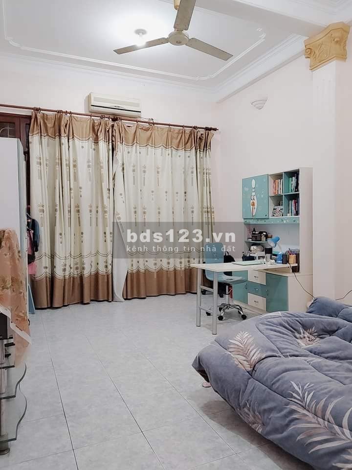 Bán nhà ngõ đường Võ Chí Công, vị trí đẹp, dt 45m2 4 tầng giá 7.5 tỷ