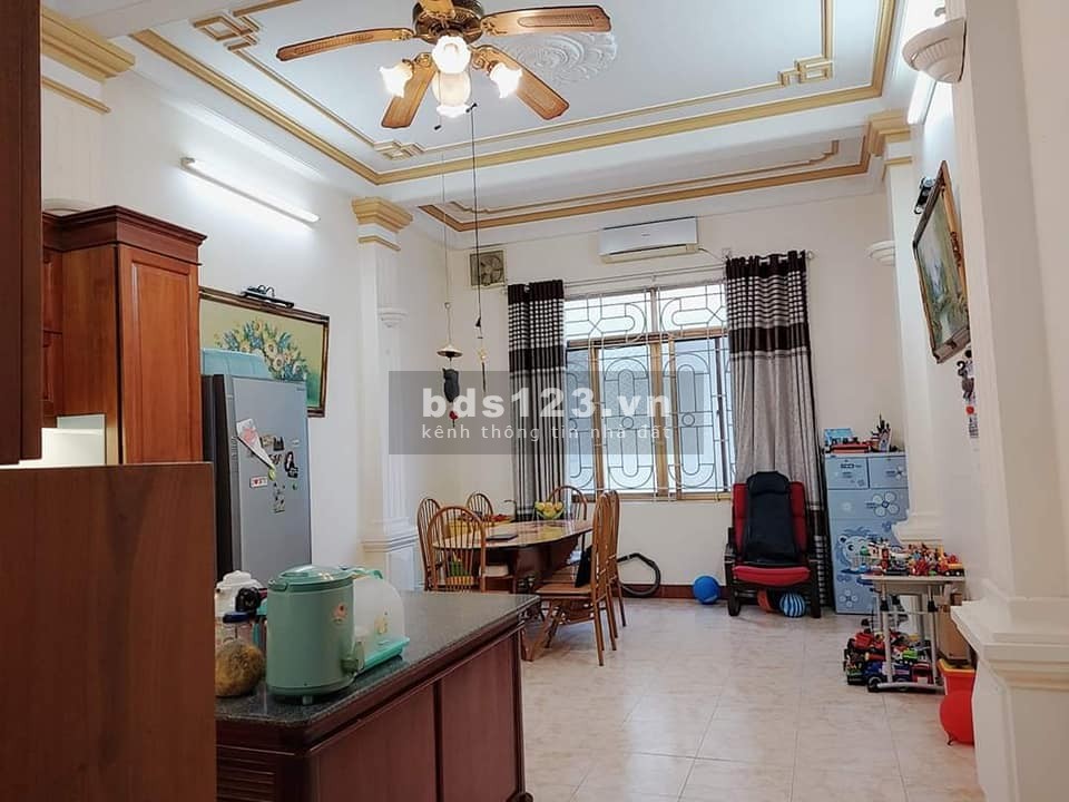 Bán nhà ngõ đường Võ Chí Công, vị trí đẹp, dt 45m2 4 tầng giá 7.5 tỷ