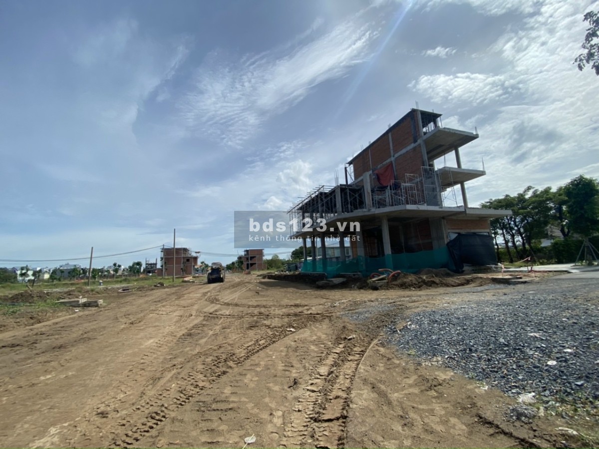 Cần bán nhà đất tiện ích đầy đủ pháp lý rõ ràng có ngân hàng hỗ trợ