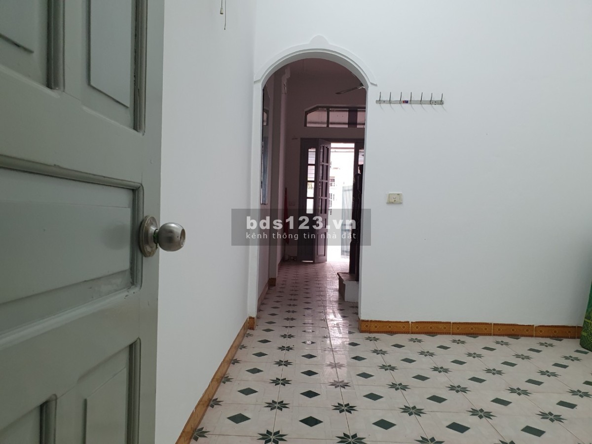 Bán nhà phân lô trong đê Ngọc Thuỵ, DT 60m², ô tô vào nhà, giá chỉ 3,9 tỷ