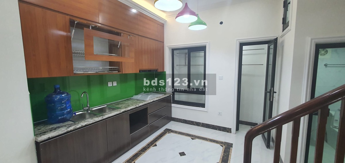 Bán nhà Xuân La Đón tết nhà đẹp mới kính koong ô to 4 chỗ đỗ cổng 56m giá 4,7 tỷ