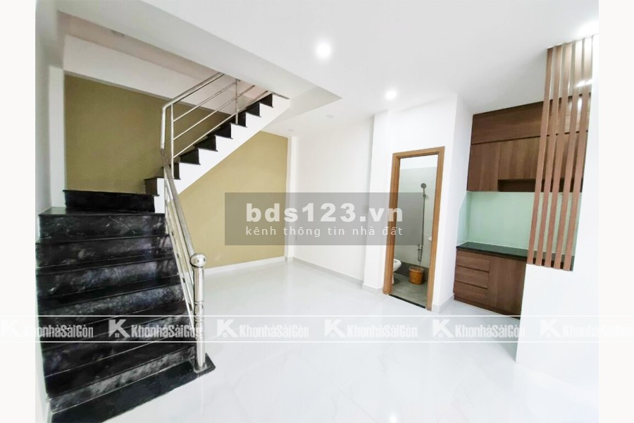 Bán gấp nhà hẻm Phùng Văn Cung, Phú Nhuận để đi định cư nước ngoài, sổ hồng riêng, giá 4,28 tỷ