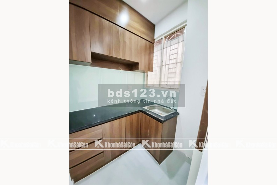 Bán gấp nhà hẻm Phùng Văn Cung, Phú Nhuận để đi định cư nước ngoài, sổ hồng riêng, giá 4,28 tỷ