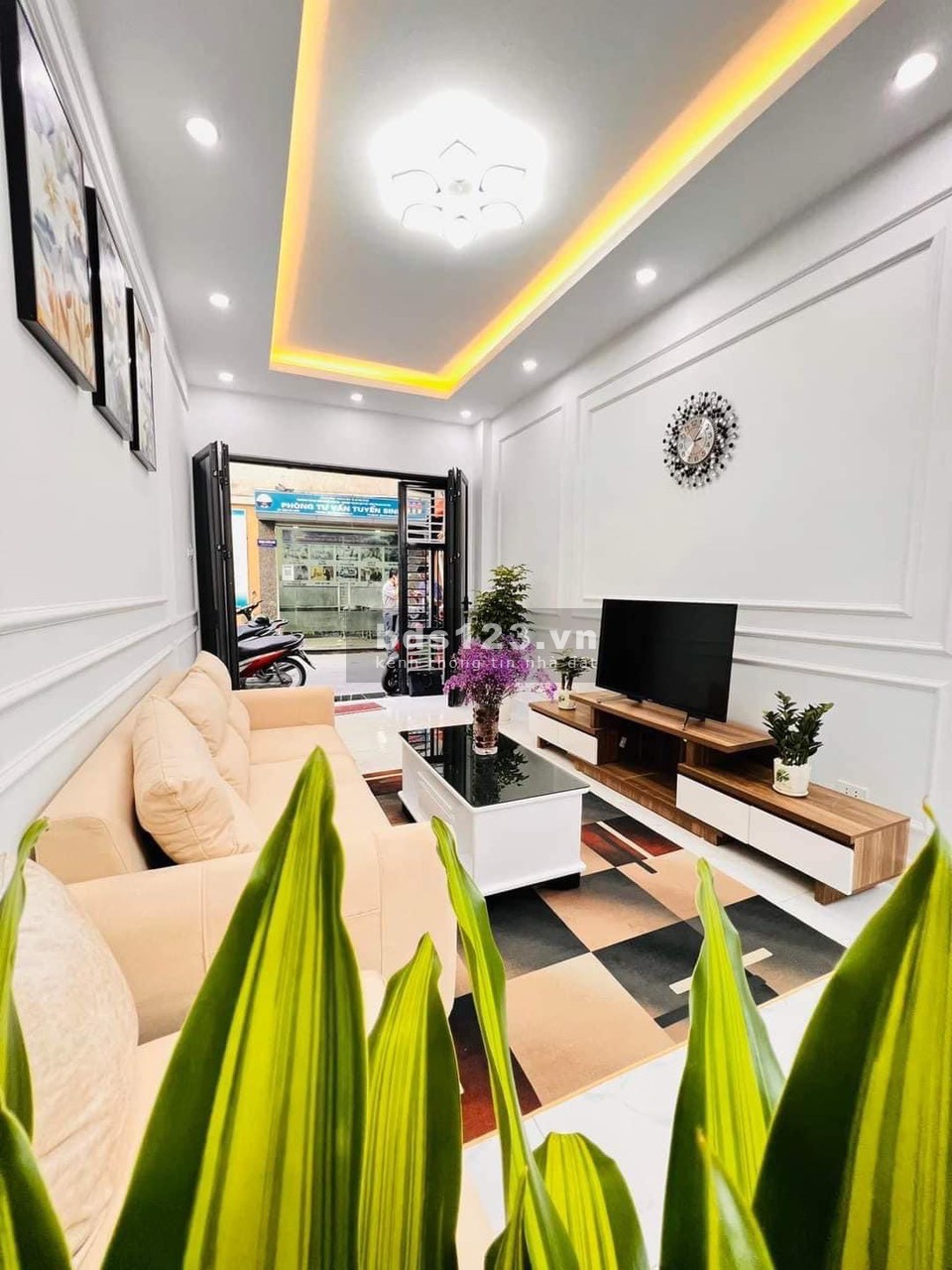 Bán Nhà Trần Khát Chân, gần phố, dân xây, DT 60m² x 5 tầng,…