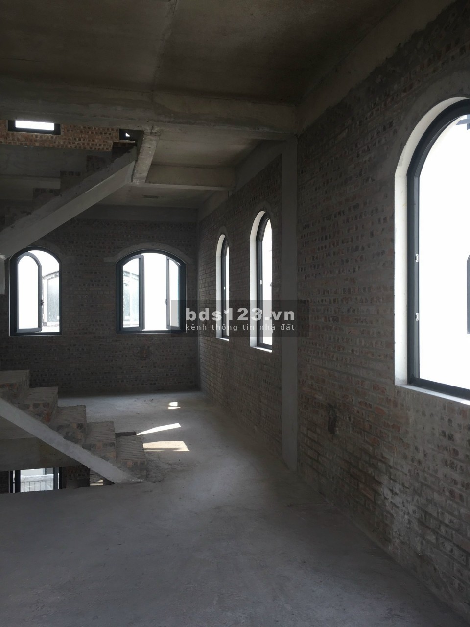 Chính chủ cần bán nhà VINHOMES OCEAN PARK 2, LH 0916102635