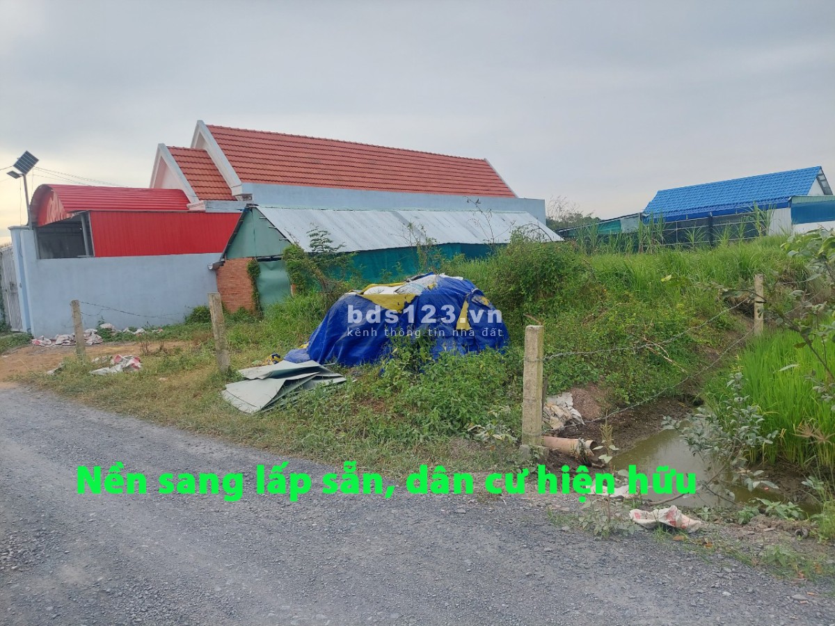 Chính chủ cần bán cặp nền thổ Bến Lức giá tốt lh 0902967594