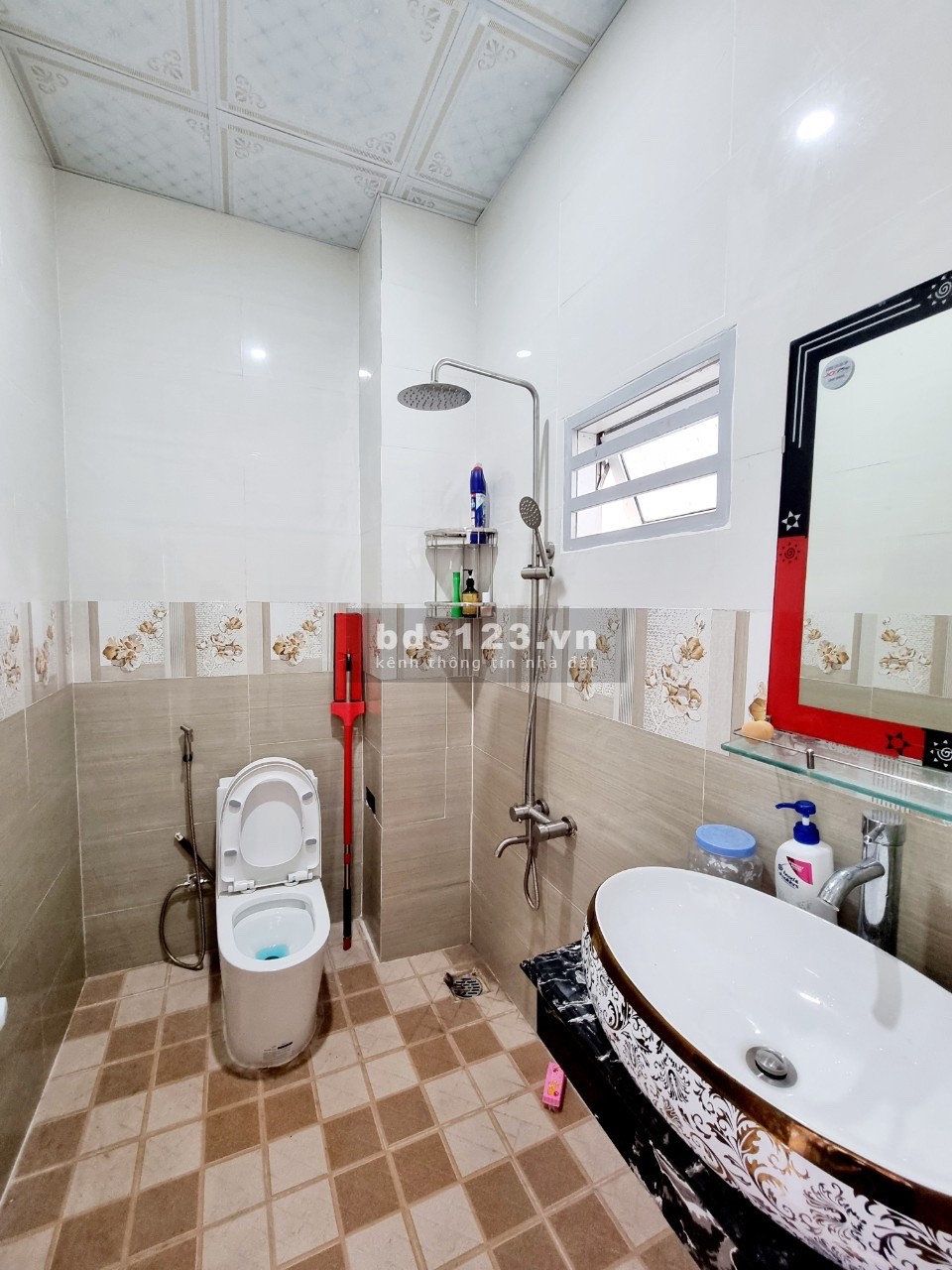 Bán căn nhà mái thái thổ cư hoàn công ngay cây xăng 26, DT 271m², giá giảm 6 tỷ