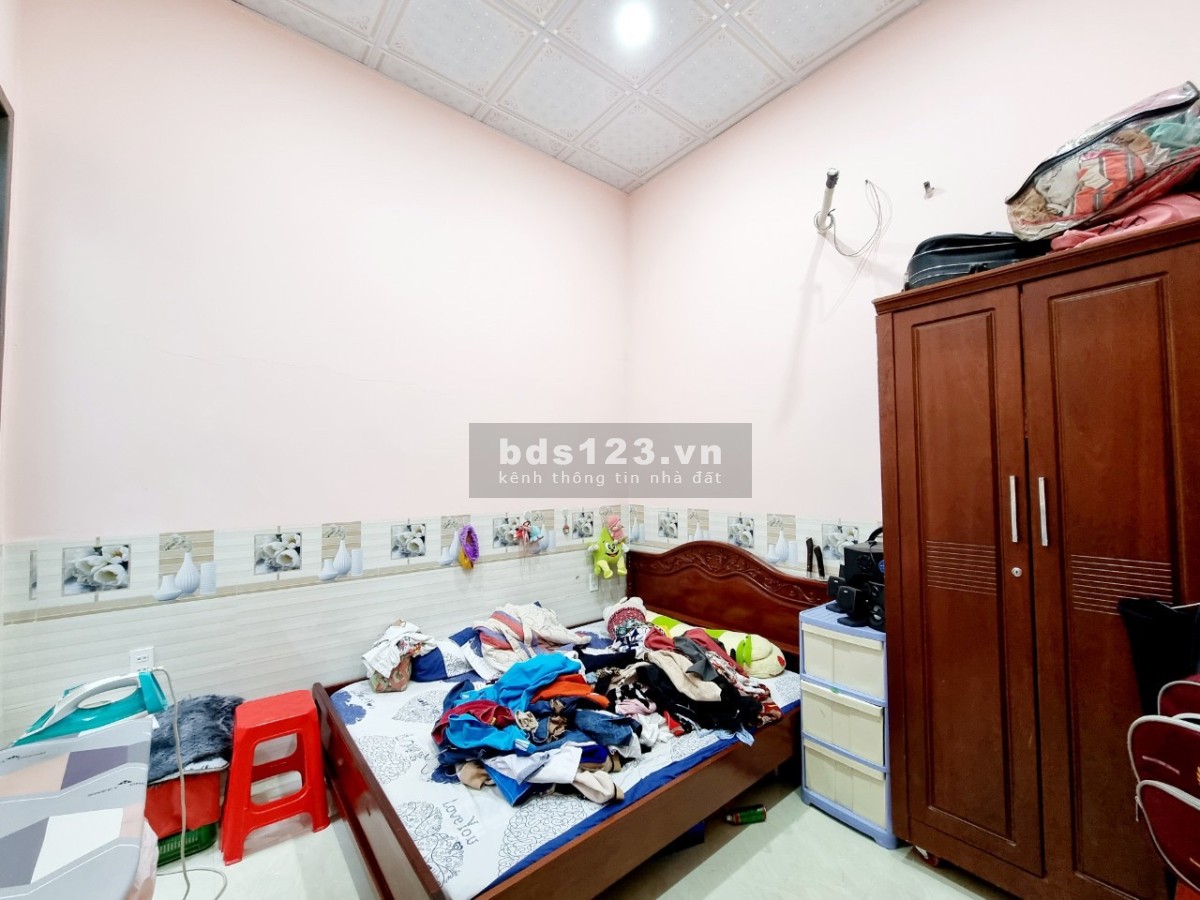 Bán căn nhà mái thái thổ cư hoàn công ngay cây xăng 26, DT 271m², giá giảm 6 tỷ